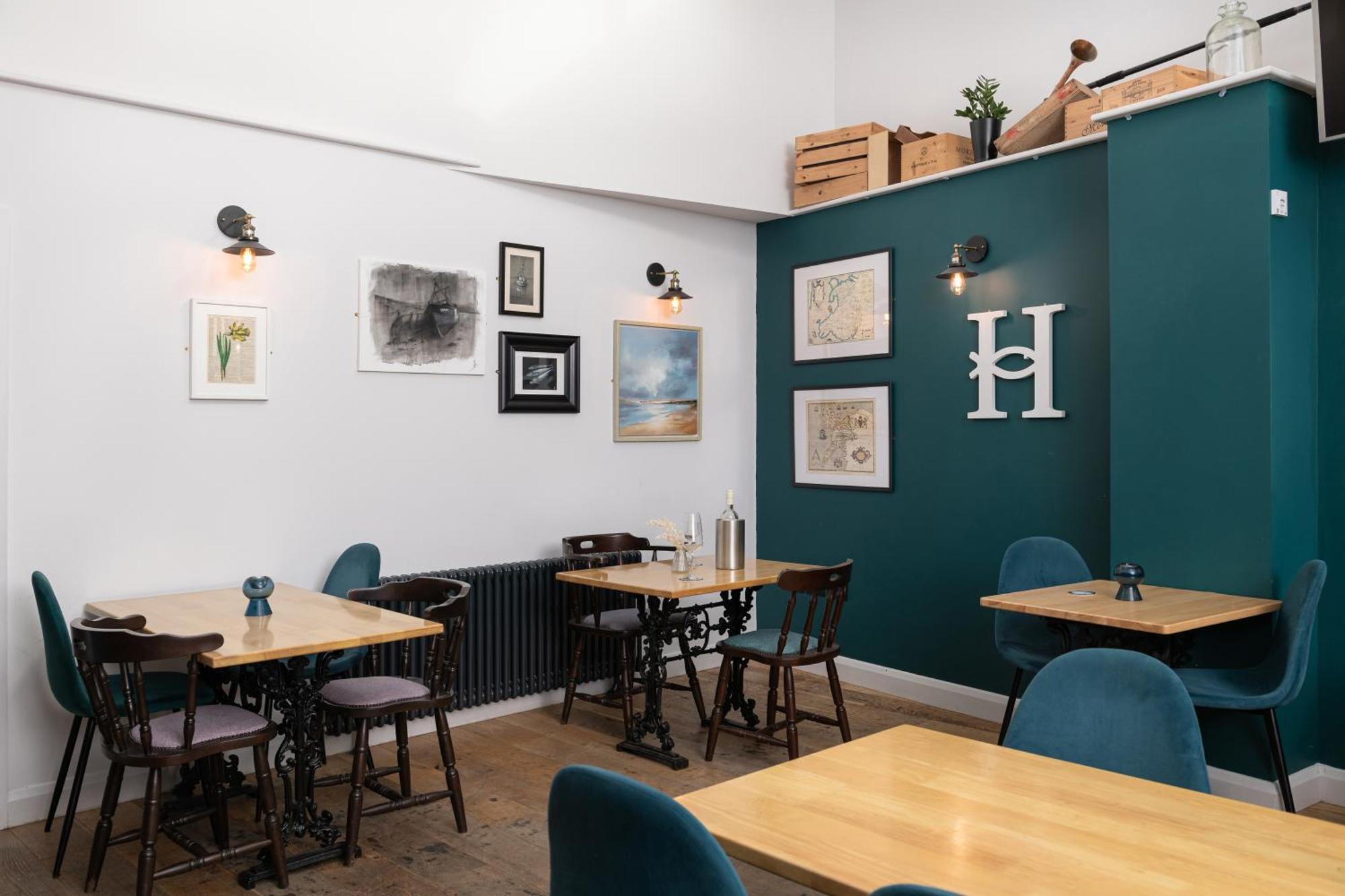 Tafarn Yr Heliwr Hostel Нефин Екстериор снимка